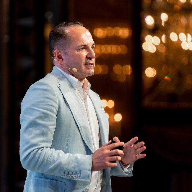 Peter Hacker | Keynote Speaker für KI & Cybersecurity